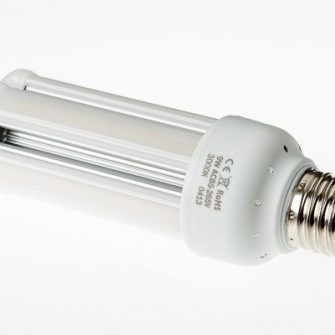 9 Watt cool white LED corn Leuchtmittel mit Abmessungen ø48x153mm
