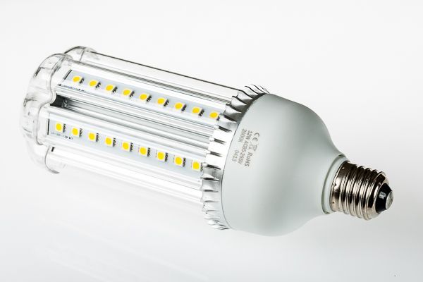 12 Watt cool white LED corn Leuchtmittel mit Abmessungen ø80.5x213mm