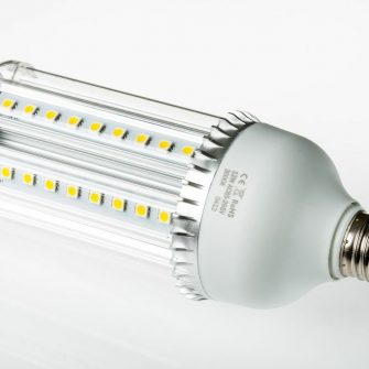 15 Watt cool white LED corn Leuchtmittel mit Abmessungen ø80.5x213mm