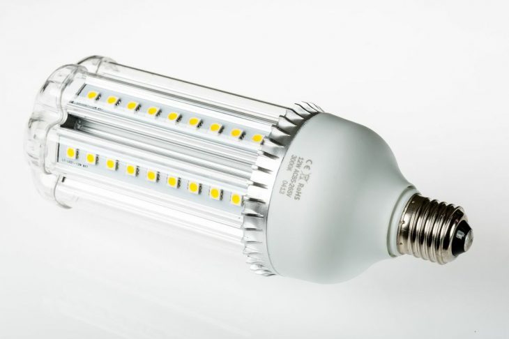 15 Watt cool white LED corn Leuchtmittel mit Abmessungen ø80.5x213mm